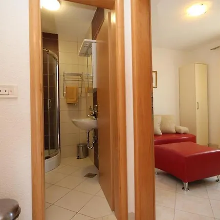 Family Friendly Apartments With A Swimming Pool Okrug Gornji, Ciovo - 8626 Trogir
