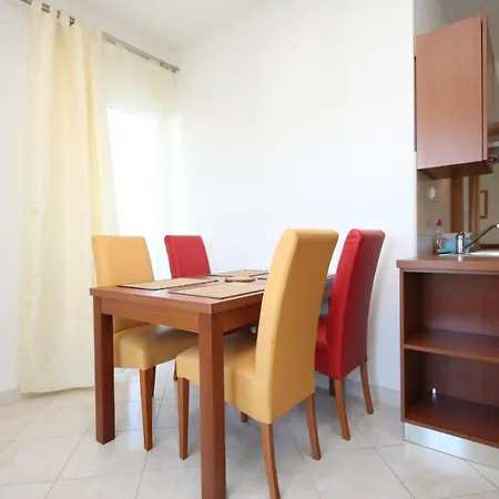 Family Friendly Apartments With A Swimming Pool Okrug Gornji, Ciovo - 8626 Apartment
