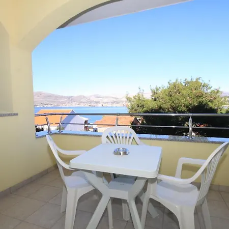 Family Friendly Apartments With A Swimming Pool Okrug Gornji, Ciovo - 8626 Apartment Trogir