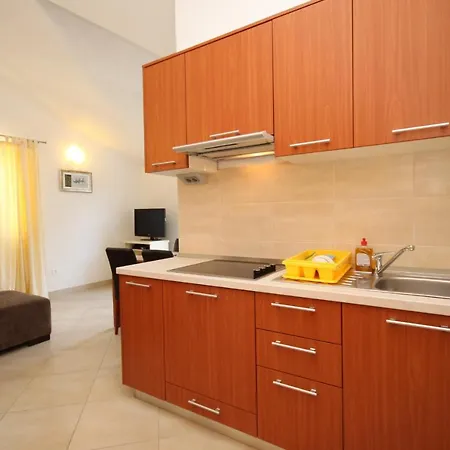 Apartment Family Friendly Apartments With A Swimming Pool Okrug Gornji, Ciovo - 8626