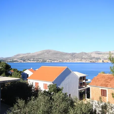 Family Friendly Apartments With A Swimming Pool Okrug Gornji, Ciovo - 8626 Apartment Trogir