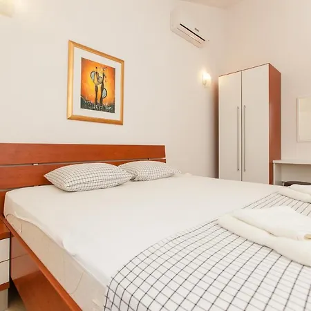 Family Friendly Apartments With A Swimming Pool Okrug Gornji, Ciovo - 8626 Apartment Trogir