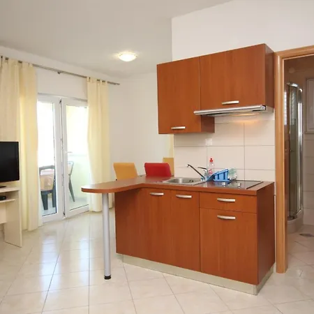 Apartment Family Friendly Apartments With A Swimming Pool Okrug Gornji, Ciovo - 8626