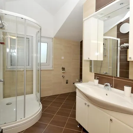 Family Friendly Apartments With A Swimming Pool Okrug Gornji, Ciovo - 8626 Apartment