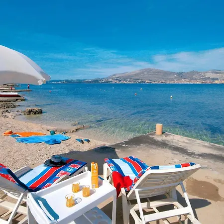 Apartment Family Friendly Apartments With A Swimming Pool Okrug Gornji, Ciovo - 8626 *
