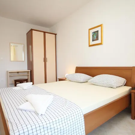 Family Friendly Apartments With A Swimming Pool Okrug Gornji, Ciovo - 8626 Trogir