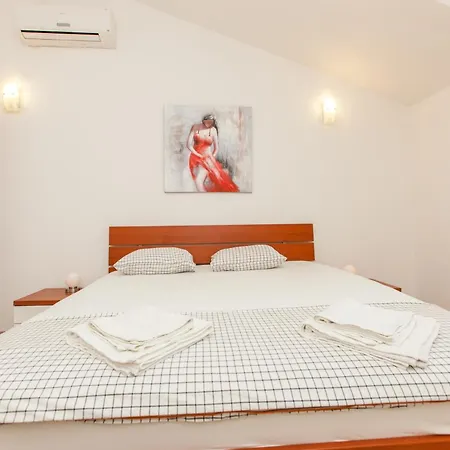 Family Friendly Apartments With A Swimming Pool Okrug Gornji, Ciovo - 8626 Apartment Trogir