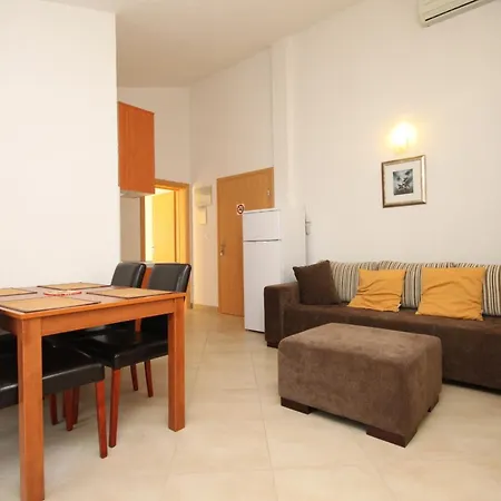 Family Friendly Apartments With A Swimming Pool Okrug Gornji, Ciovo - 8626 * Trogir